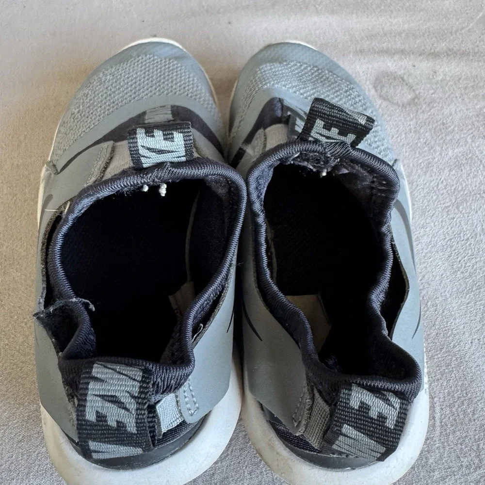 Size 11c - Nike Toddler FlexRunner Sneakers Shoes Gray AT4663-004